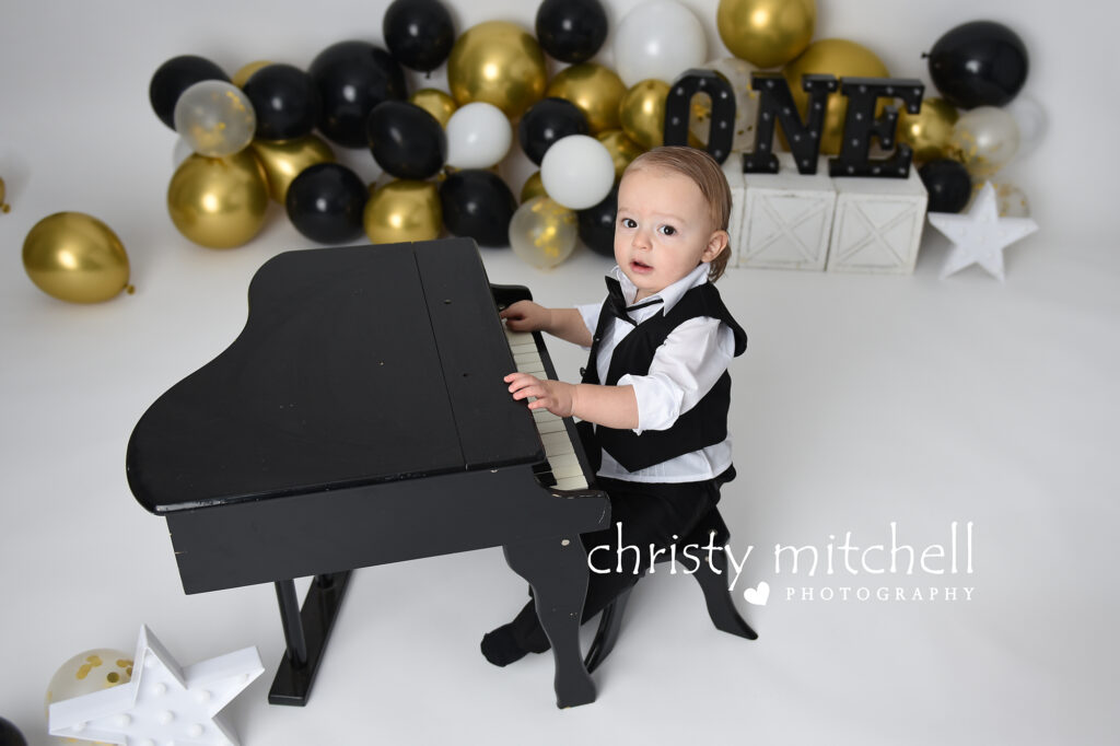 1 year studio photo session, themed MR ONE derful, wallingford, connecticut 