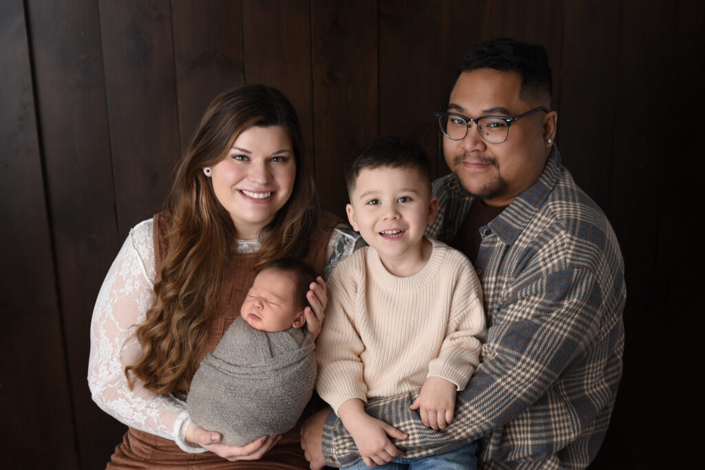 Family portrait with newborn in Wallingford CT by photographer Christy Mitchell 